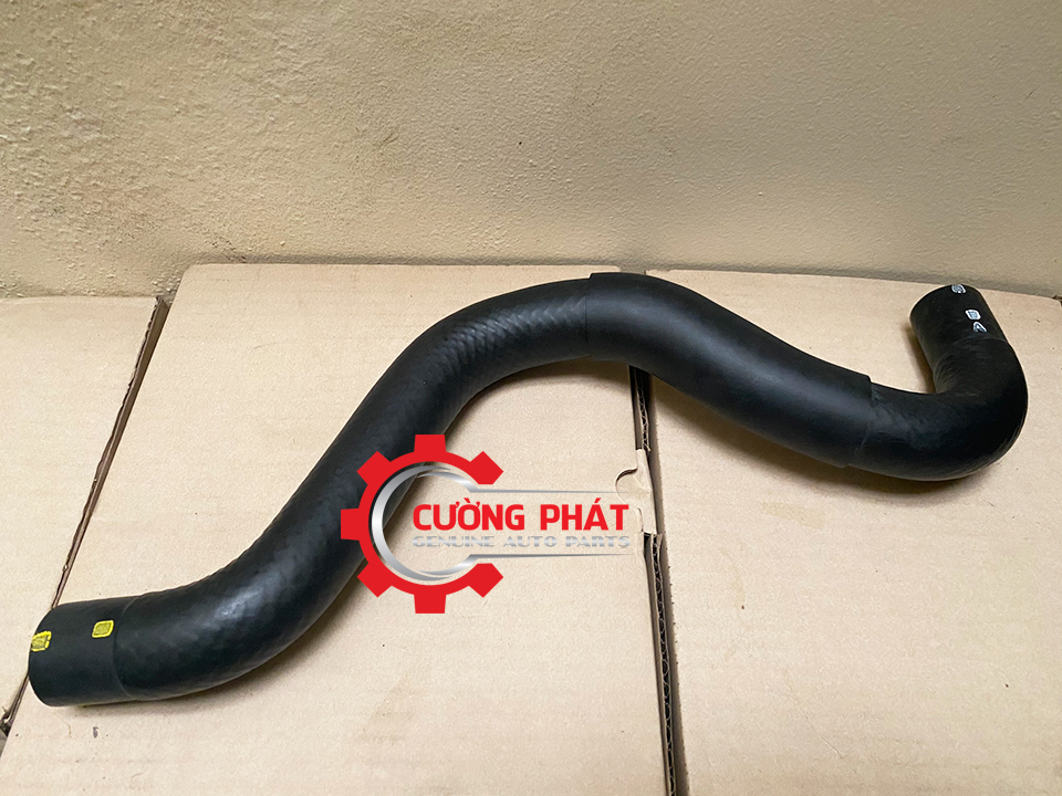 Ong-nuoc-tren-ket-nuoc-Mitsubishi-Xpander-1370B271 (1) Hình ảnh ống cao su két nước trên Xpander 2018-2023