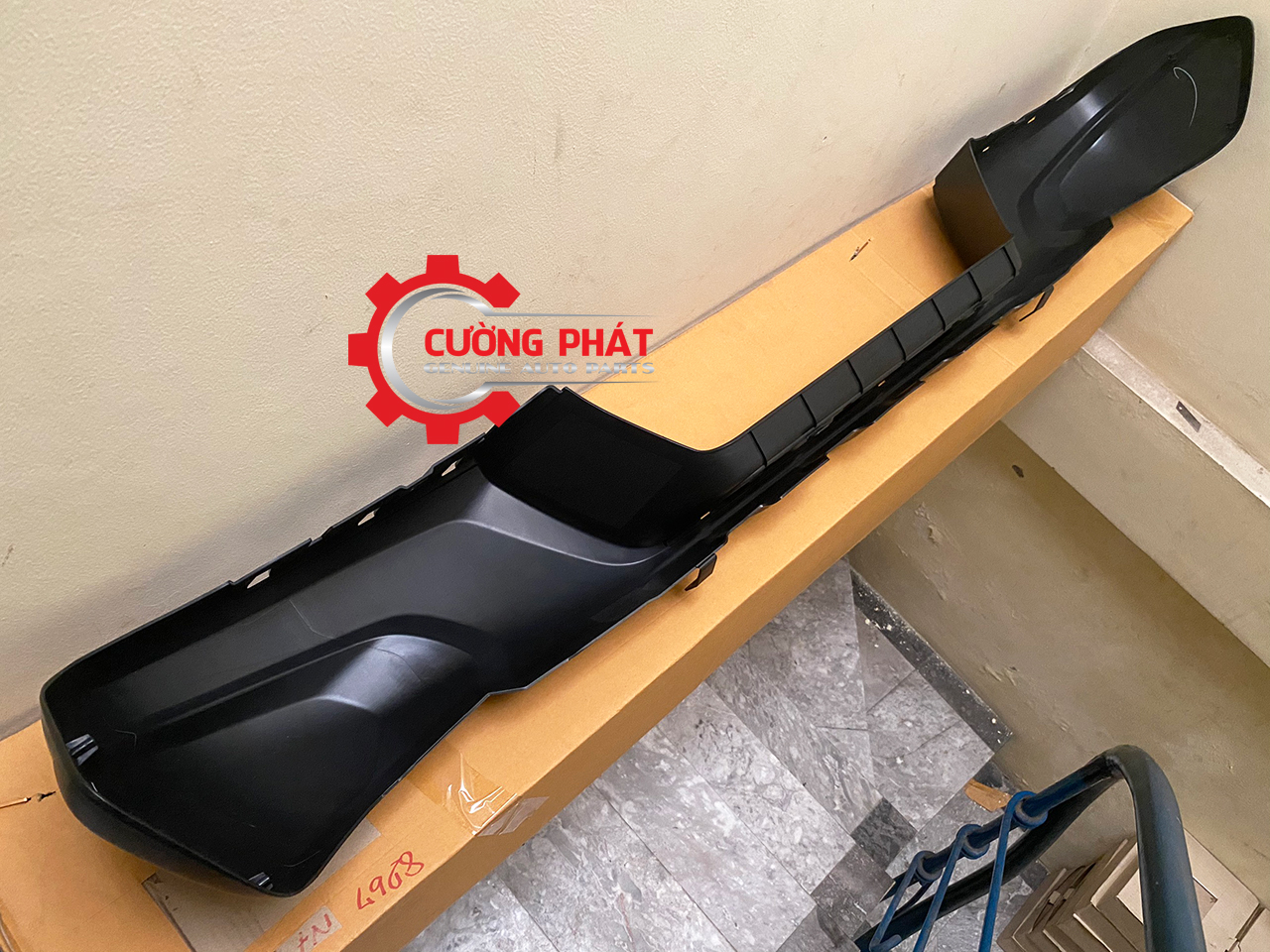 Can-truoc-Mitsubishi-Triton-15-18-6410C967 (2) Cận cảnh bên trong cản trước Mitsubishi Triton 2015-2018