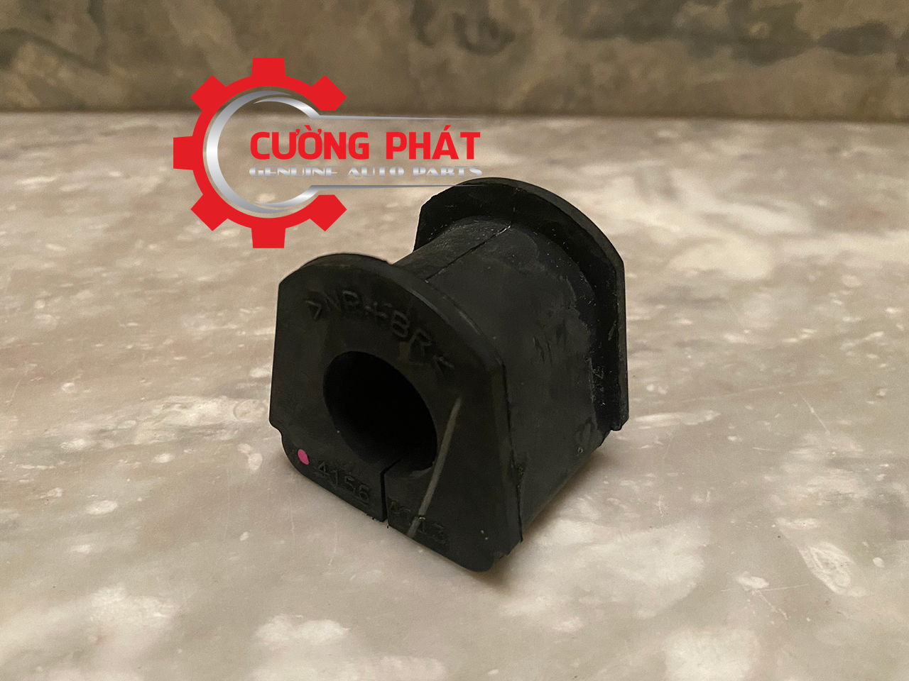 Cao-su-can-bang-sau-Mitsubishi-Pajero-Sport-4156A113 (1) Hình ảnh cao su cân bằng sau Pajero Sport 2018