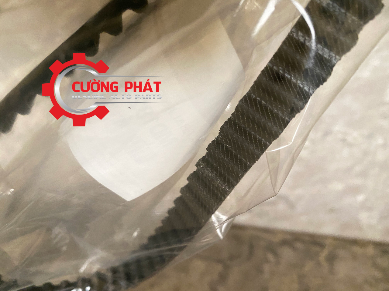 Day-doi-trong-Mitsubishi-V31-Jolie-Grandis-Zinger-Triton-MD182295-MD182295-MZ690623-MR984778 (3) Cận cảnh dây curoa đối trọng Triton, V31, Jolie, Grandis, Zinger