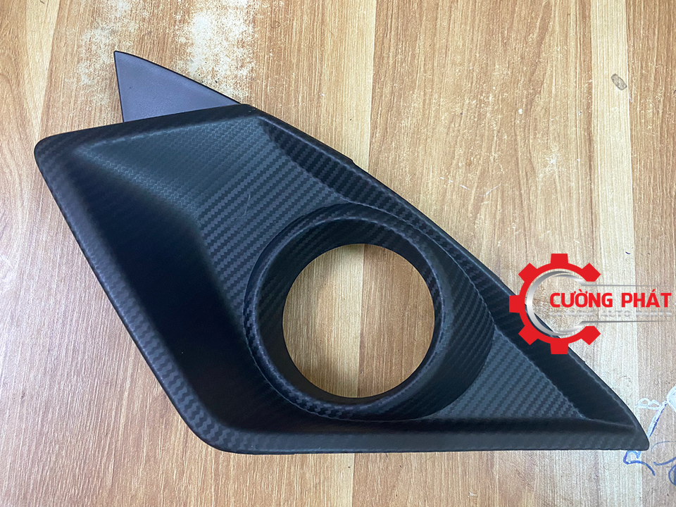 Op-den-gam-carbon-Mitsubishi-Xpander-MZ33600601-MZ33600602 (1) Hình ảnh ốp đèn sương mù Xpander