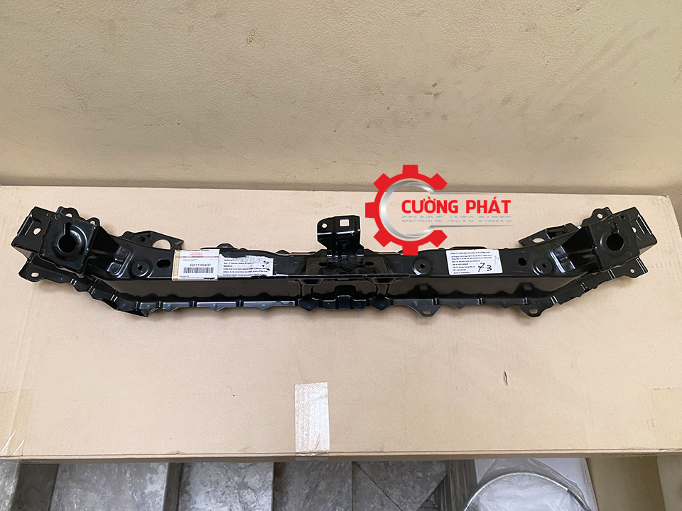 Xuong-dau-xe-phia-tren-Mitsubishi-Xpander-2022-62511W040P (1) Hình ảnh xương đầu xe phía trên Xpander