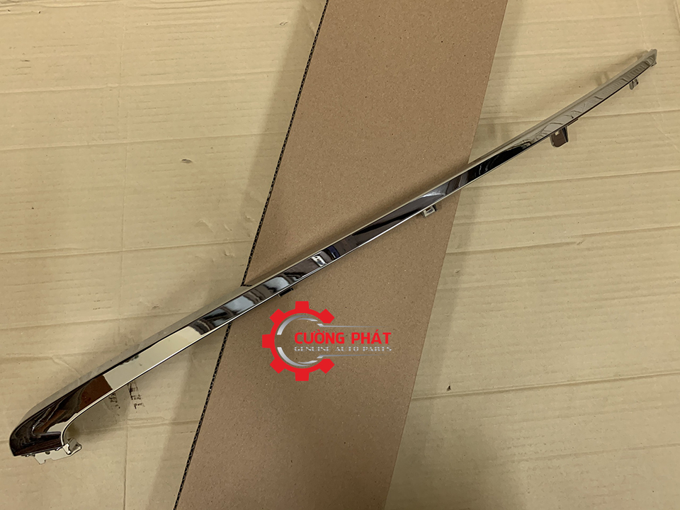 Nep_ma_truoc_tren_Mitsubishi_Xpander_6407A185_6407A186 (1) Hình ảnh nẹp mạ cản trước Mitsubishi Xpander chính hãng