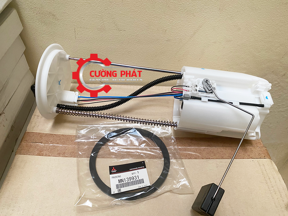 Cum-bom-xang-Mitsubishi-Pajero-Sport-6B31-1760A318 (1) Hình ảnh cụm bơm nhiên liệu Pajero Sport 6B31