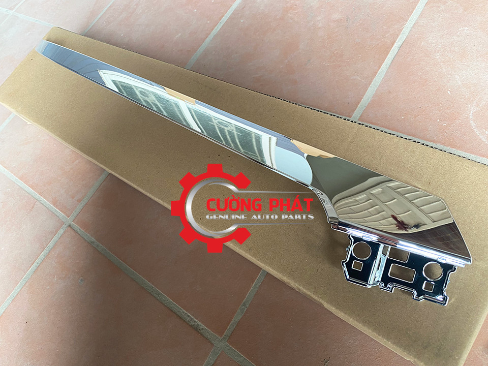 Cận cảnh ốp cản trước trên Xpander Cross 2023