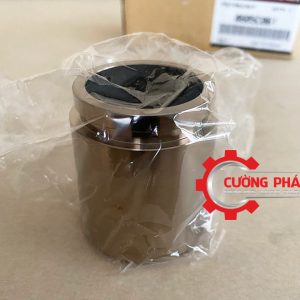 Góc chụp cận cảnh piston phanh trước Triton 2020-2023