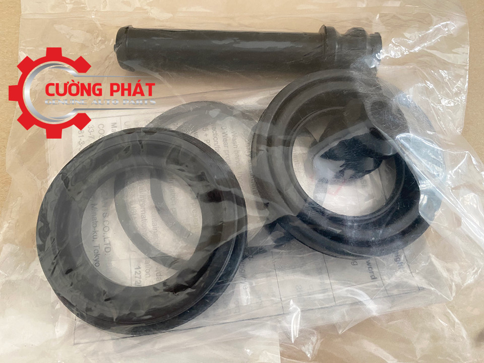 Góc chụp cận cảnh cuppen phanh trước Triton, Sport chính hãng