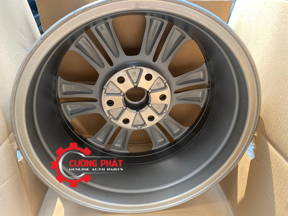 Góc chụp cận cảnh mặt trong Lazang Triton 2019-2024 chính hãng