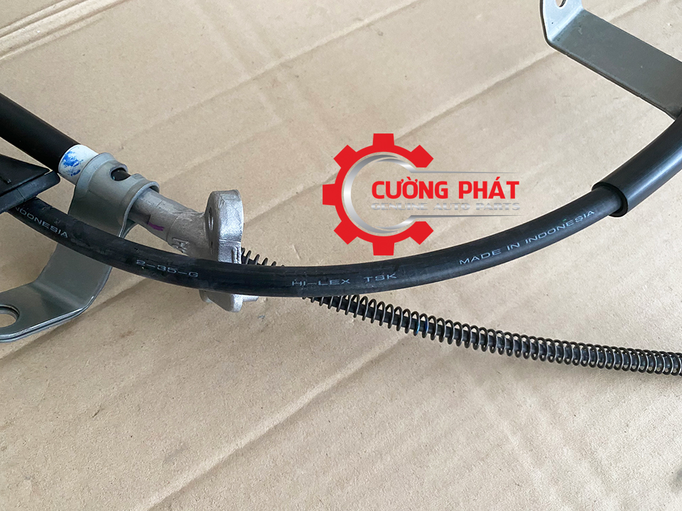 Day-phanh-tay-Mitsubishi-Xpander-4820A603-4820A604 (3) Cận cảnh dây phanh tay Xpander