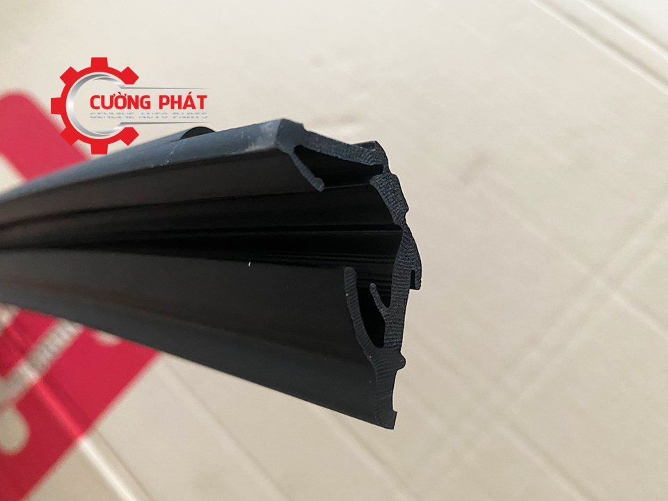 Gioang-chay-kinh-cua-truoc-Mitsubishi-Xpander-5705B144-5705B143 (4) Cận cảnh gioăng chạy kính Xpander