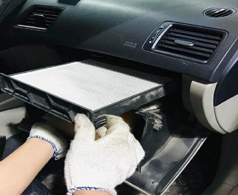 Thời điểm phải thay lọc điều hòa ô tô và cách vệ sinh lọc đúng kỹ thuật