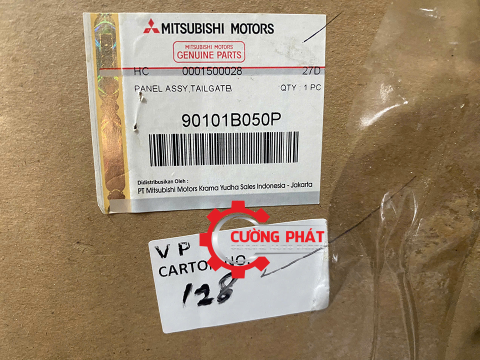 Cua-hau-Mitsubishi-XForce-90101B050P (3) Hình ảnh tem mã cửa hậu Mitsubishi XForce 2024 chính hãng