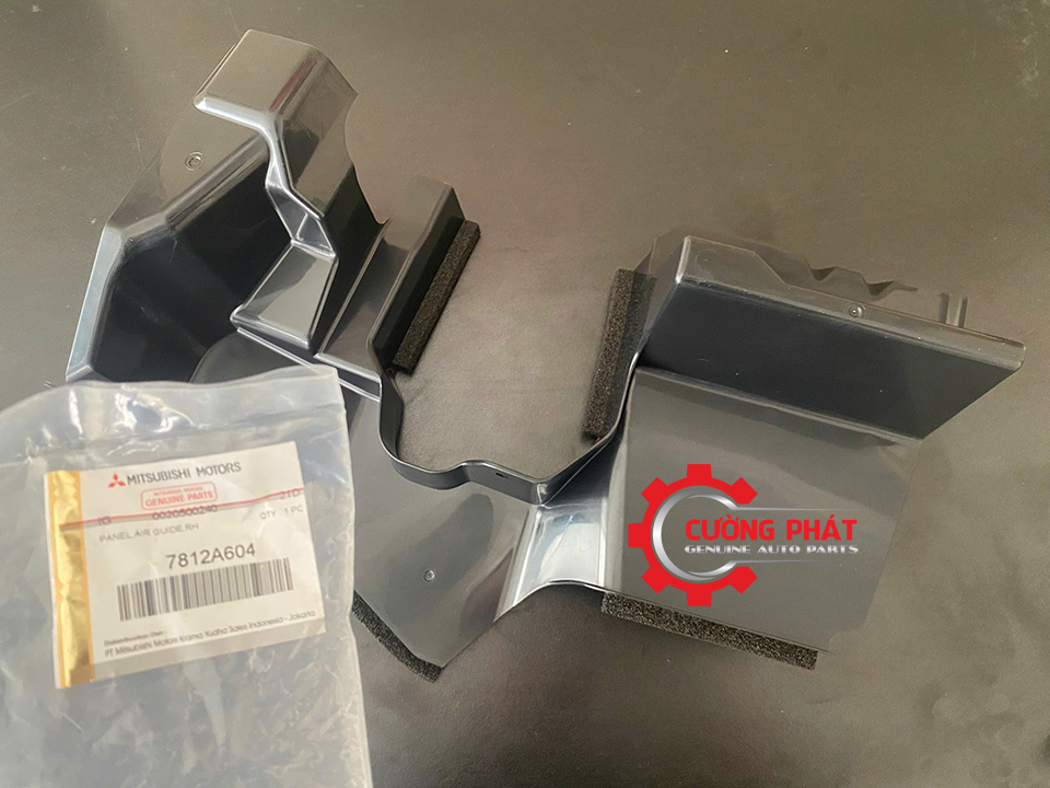 Huong-gio-Mitsubishi-Xpander-2022-RH-7812A604 (3) Tem mã hướng gió két nước Xpander