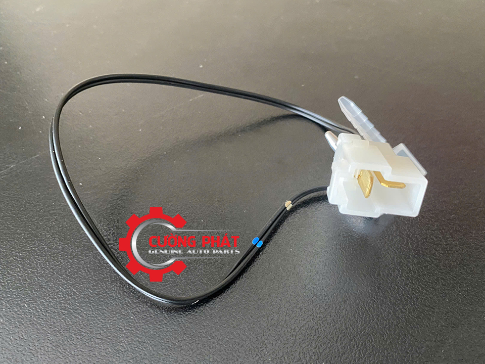 Cam-bien-ngat-lanh-Mitsubishi-Attrage-Xpander-Triton-7825A099 (2) Cận cảnh giắc cắm cảm biến Xpander, Attrage, Triton