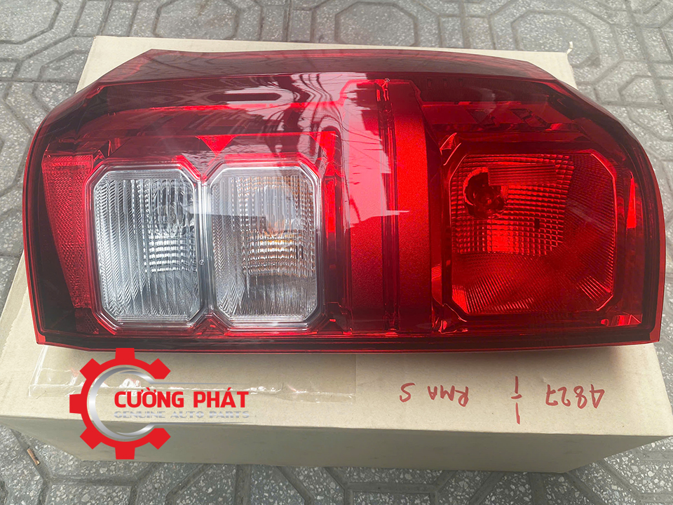 Den-hau-Halogen-Mitsubishi-Triton-2025-26555A020P-26550A020P (1) Hình ảnh đèn lái halogen Triton 2025