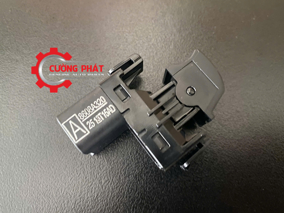Cong-tac-don-Mitsubishi-Xpander-8608A320 (3) Cận cảnh công tắc nâng kính đơn Xpander