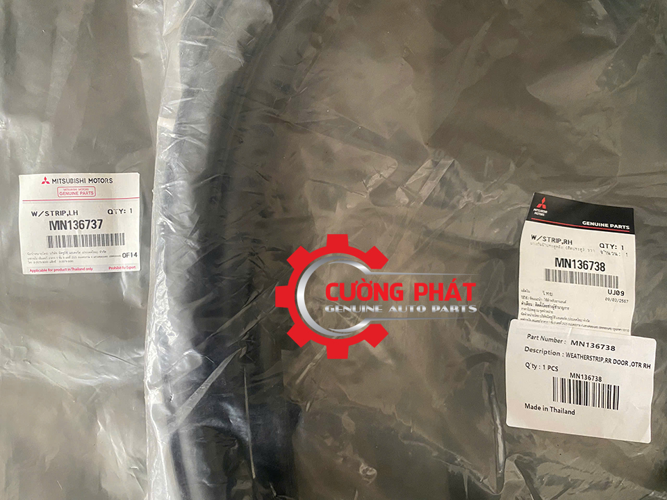 Gioang-canh-cua-sau-Mitsubishi-Triton-2010-2014-MN136737-MN136738 (2) Hình ảnh gioăng cánh cửa sau Mitsubishi Triton 2010-2014