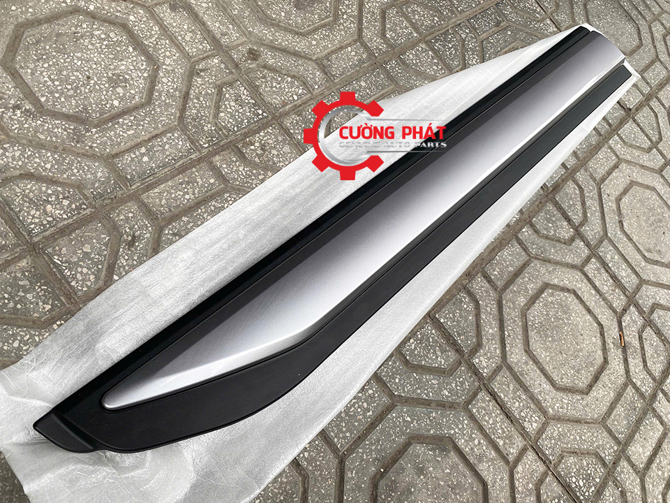 Op-cua-truoc-Mitsubishi-Xpander-Cross-2023-80871W000P-80870W000P (1) Hình ảnh ốp cửa Xpander Cross