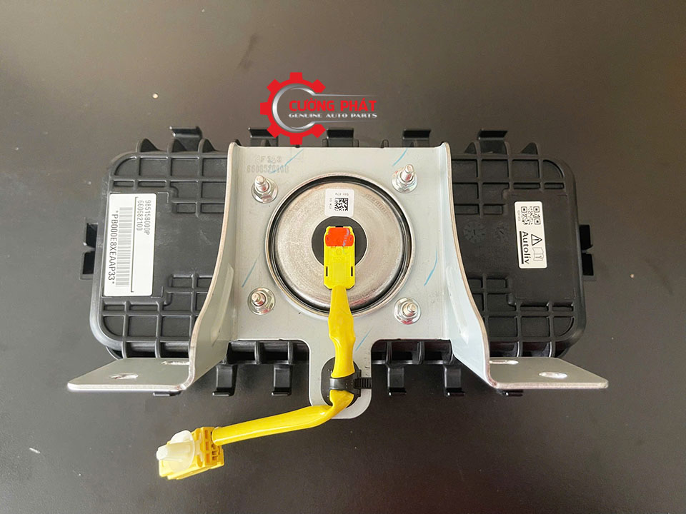 Tui-khi-phu-Mítubishi-Xforce-2024-2025-98515B000P (3) Góc chụp cận cảnh mặt sau túi khí phụ Xforce chính hãng