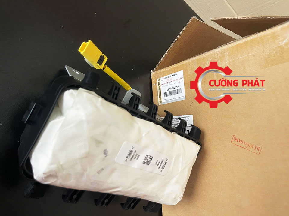 Tui-khi-phu-Mítubishi-Xforce-2024-2025-98515B000P (4) Chi tiết tem mã túi khí phụ Xforce 2024-2025