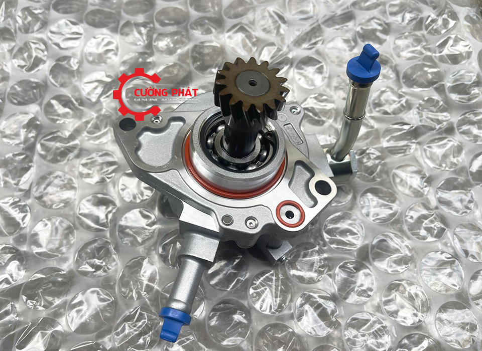 Góc chụp cận cảnh bơm chân không Triton 2009-2018, Sport 2010-2016 chính hãng