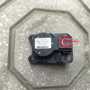 Góc chụp cận cảnh mô tơ cửa gió điều hòa Triton 2019-2024