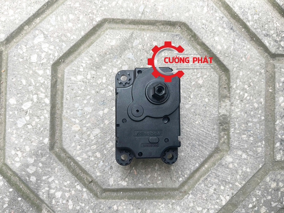 Hình ảnh mô tơ cửa gió điều hòa Triton 2019-2024 chính hãng