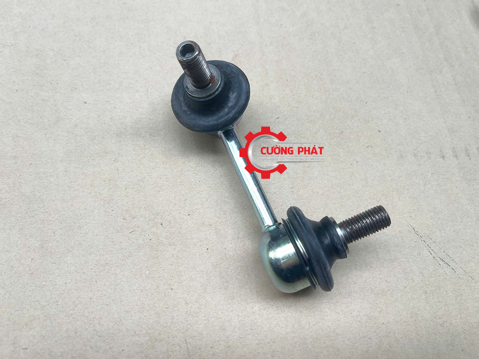 Góc chụp cận cảnh rotuyn cân bằng sau Outlander chính hãng