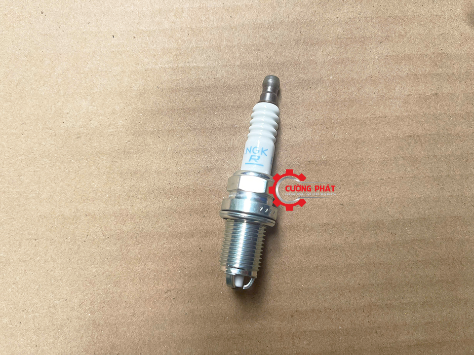 Hình ảnh bugi 3 chấu Pajero V93 chính hãng