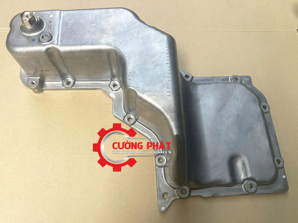 Góc chụp cận cảnh đáy cacte dầu động cơ Triton, Sport 2019-2024