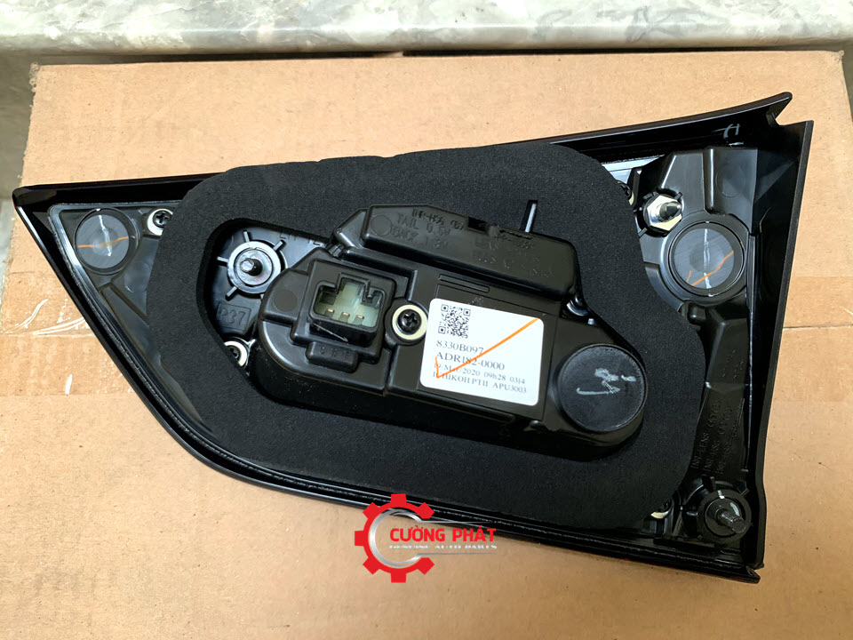 Den-lai-sau-phia-trong-Mitsubishi-Xpander