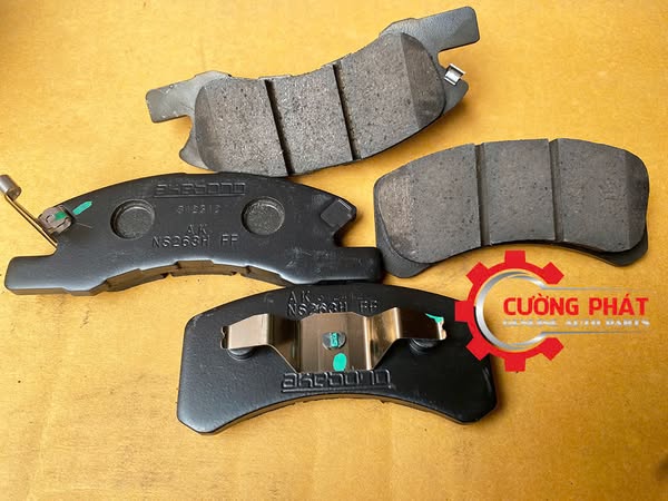 Má trước attrager mirage